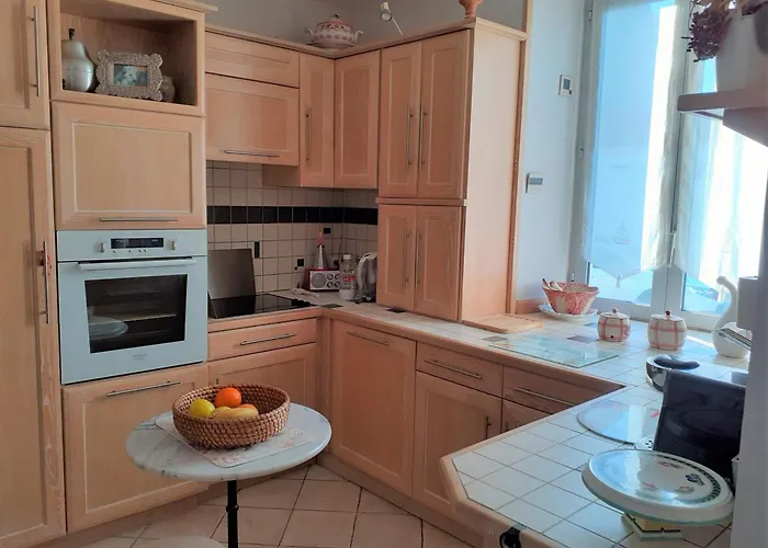 Sabl'appart Gare * 莱萨布勒-多洛讷